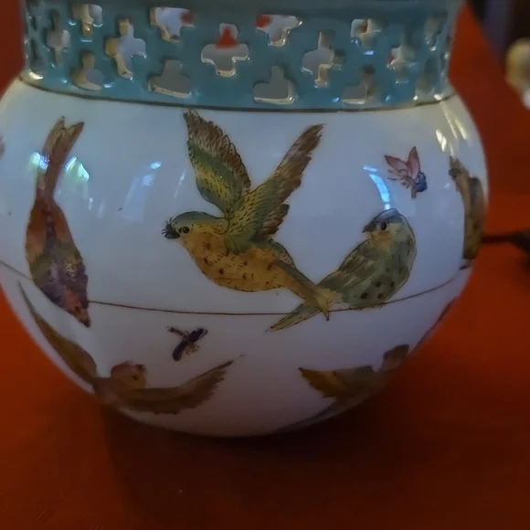 Vintage Asian Urn. Missing Lid. Has A Asiatides Mark - Picture 4 of 7